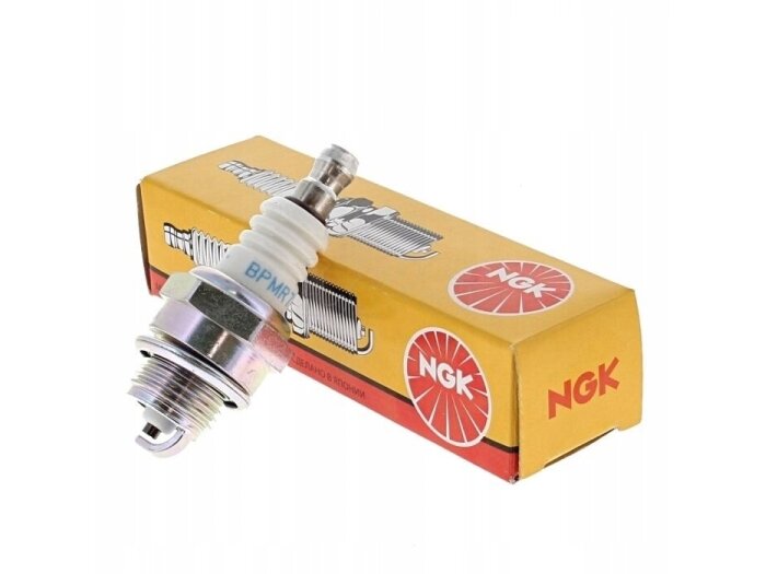 Žvakė NGK BPMR7A tinkanti pjūklams, trimeriams 004690